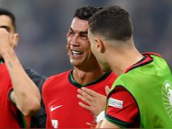 包含葡萄牙队击败强敌，赢得掌声和赞誉的词条